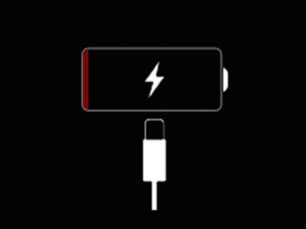 如何給手機(jī)充電？